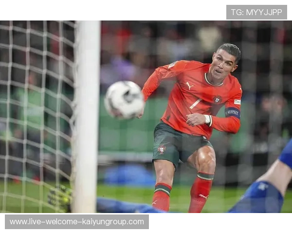 C罗后排跟进力量十足